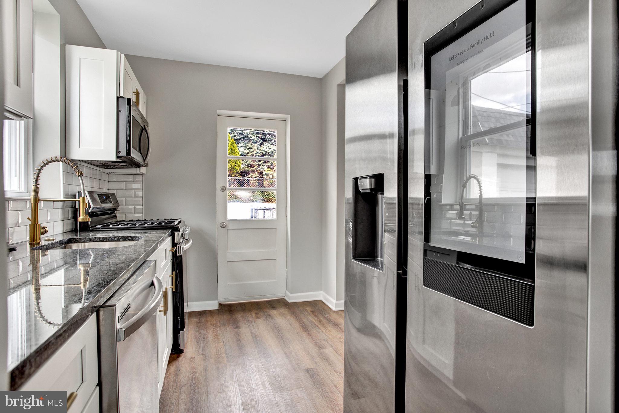 9230 Horatio Road Philadelphia, PA 19114 - Photo 4 of 30 Gallery Image 4