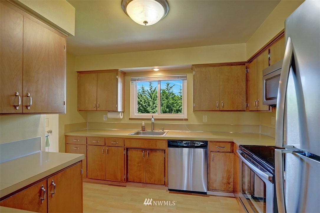 1414 9th Avenue North, Unit 202 Edmonds, WA 98020 - Photo 7 of 20