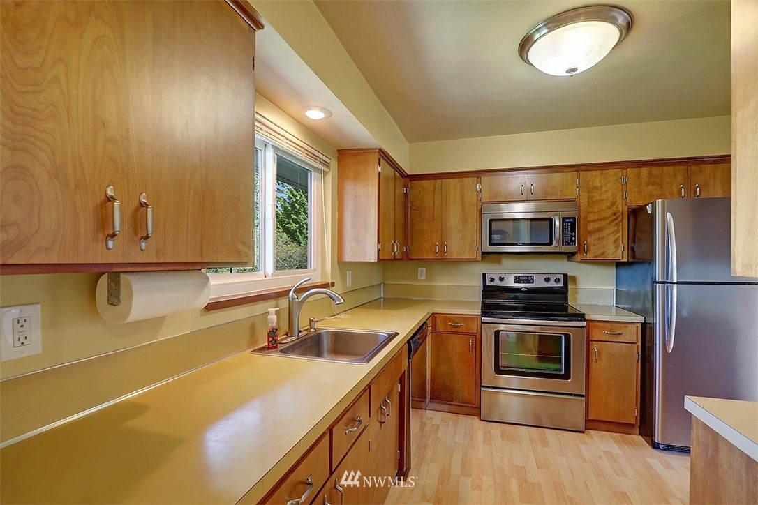 1414 9th Avenue North, Unit 202 Edmonds, WA 98020 - Photo 8 of 20