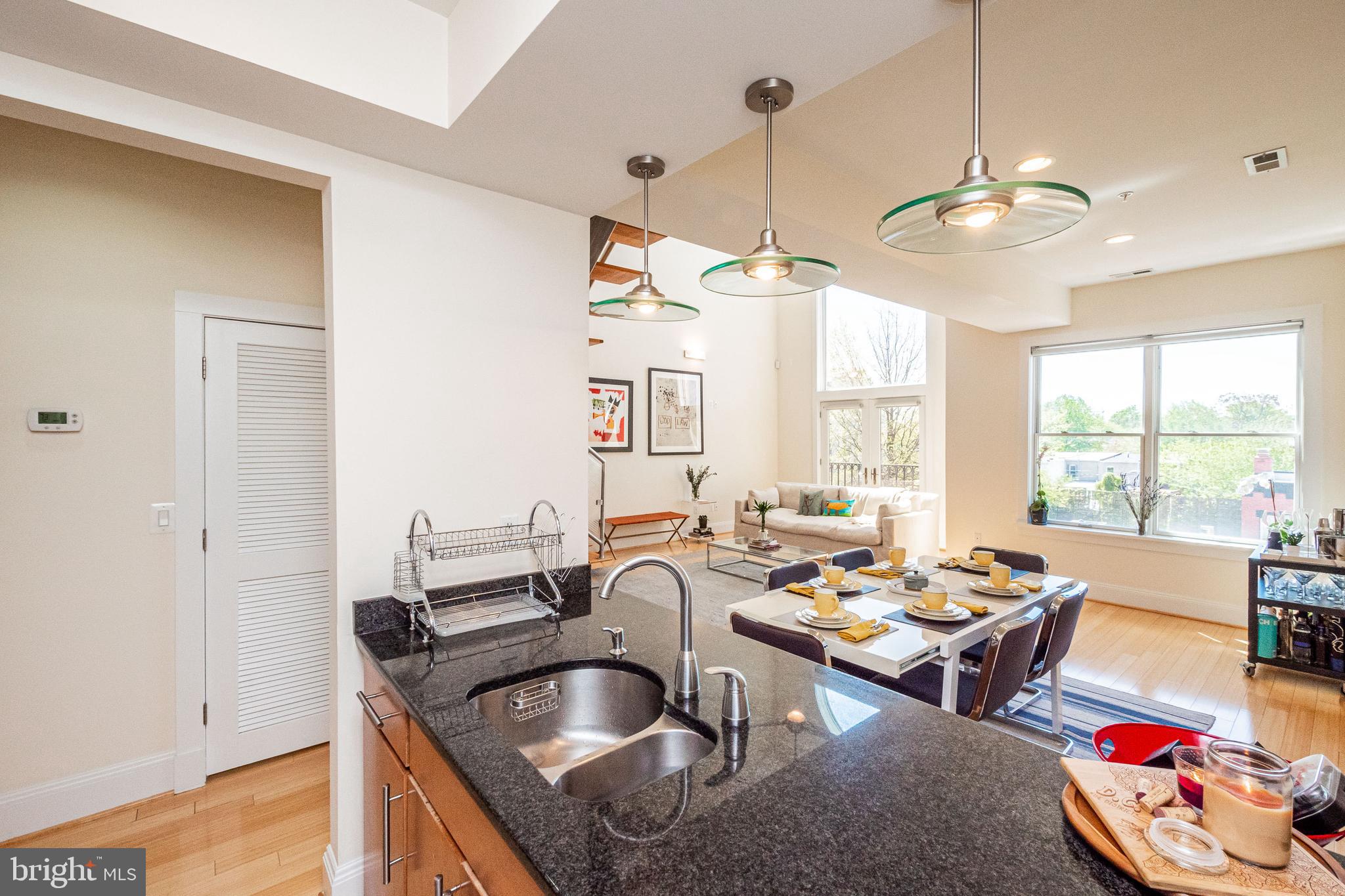 449 R Street Northwest, Unit 302 Washington, DC 20001 - Photo 2 of 46