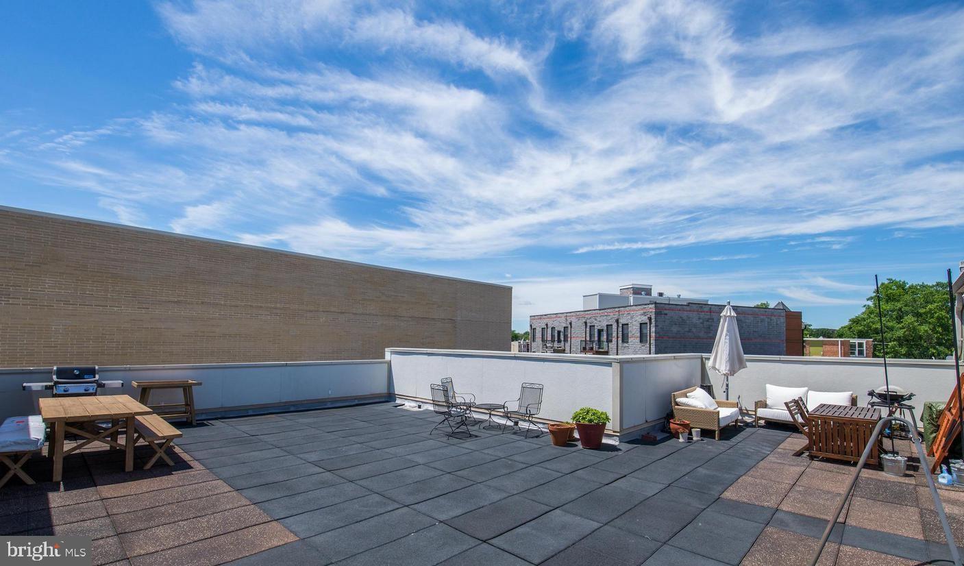 449 R Street Northwest, Unit 302 Washington, DC 20001 - Photo 34 of 46