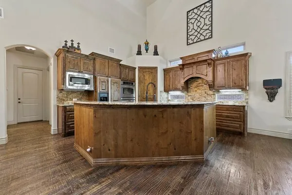 $3,700 | 6719 Springwood Lane, Garland, TX 75044