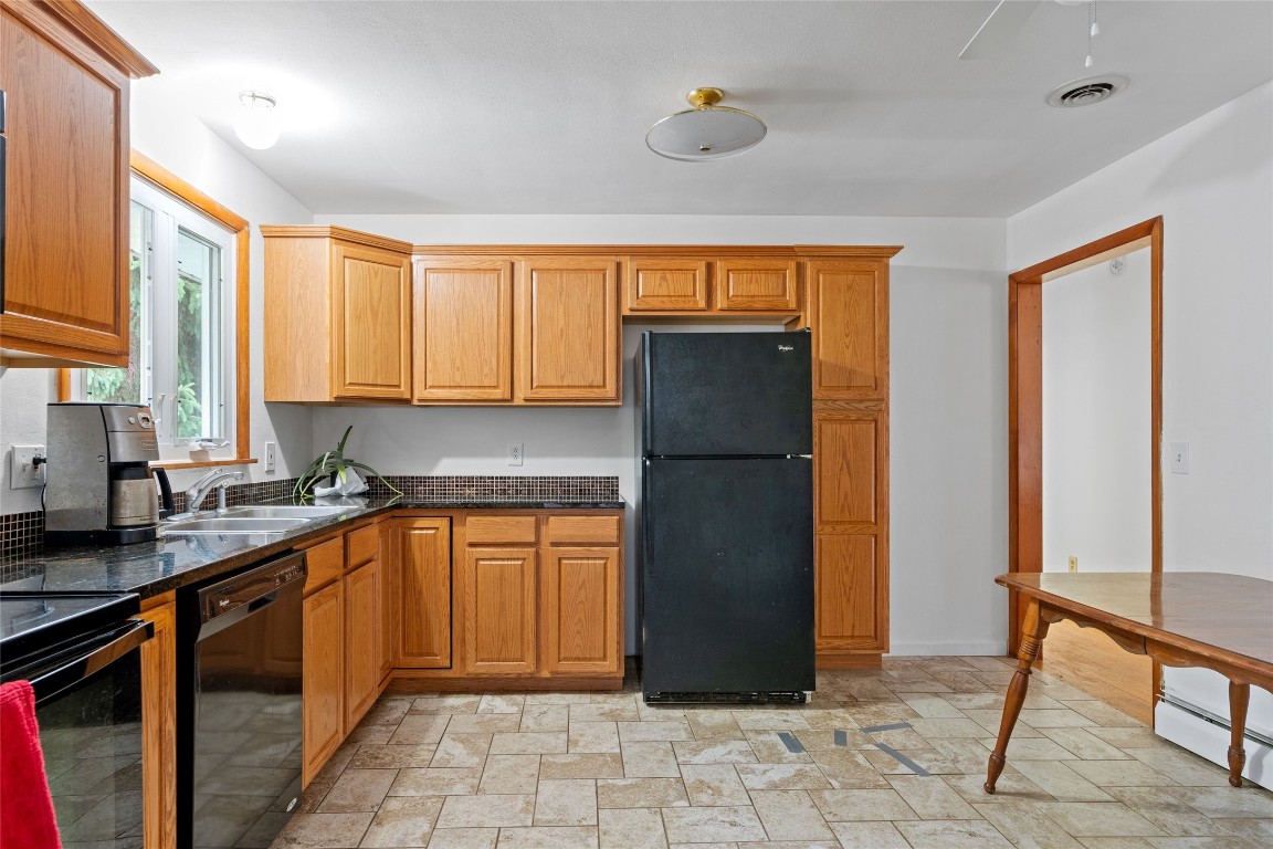 4 Edgebrook Road Binghamton, NY 13903 - Photo 12 of 26 Gallery Image 12