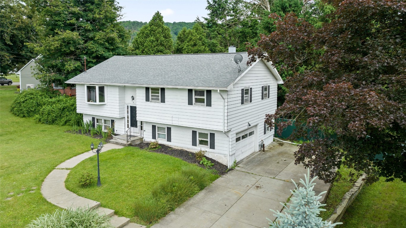 4 Edgebrook Road Binghamton, NY 13903 - Photo 2 of 26 Gallery Image 2