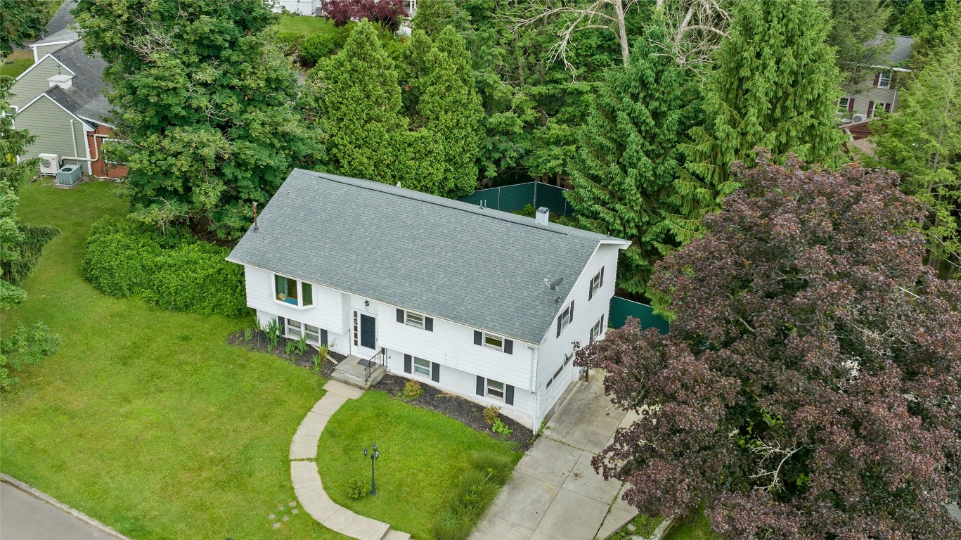 4 Edgebrook Road Binghamton, NY 13903 - Photo 3 of 26 Gallery Image 3
