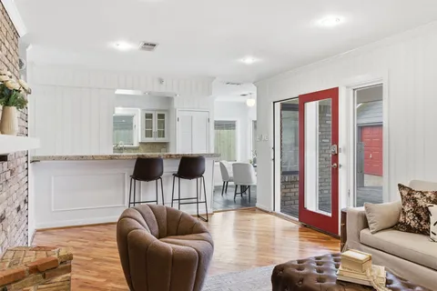 $665,000 | 531 Azaleadell Drive, Houston, TX 77018