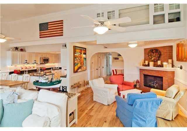 1827 Wilton Road Encinitas, CA 92024 - Photo 2 of 25 Living Area