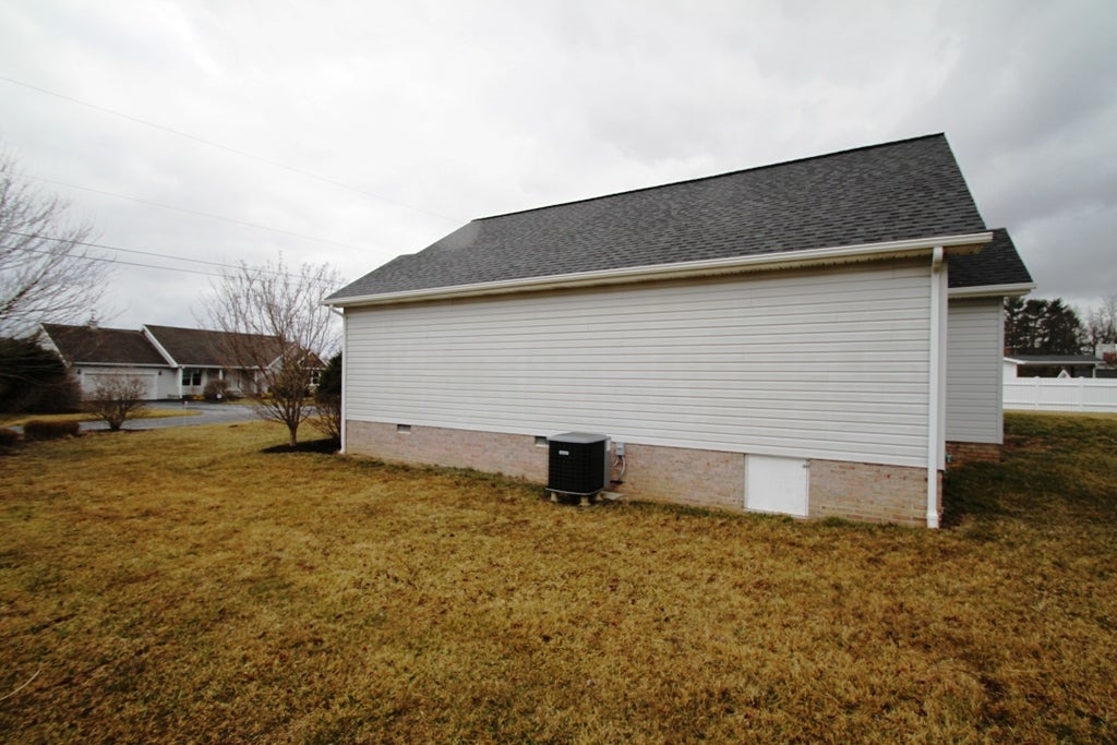 93 West Bailey Road Lewisburg, WV 24901 - Photo 32 of 39 Side View