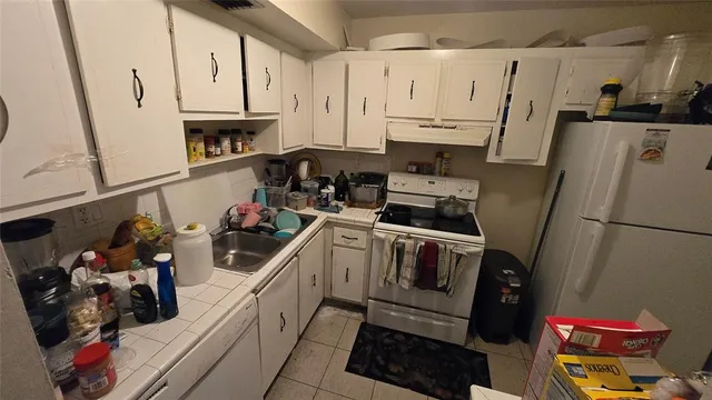 $155,000 | 3600 Northwest 21st Street, Unit 313, Lauderdale Lakes, FL 33311