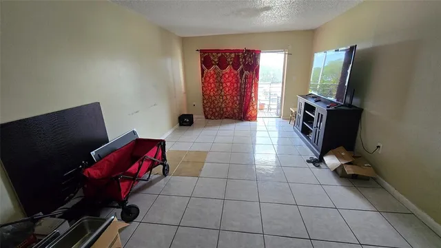 $155,000 | 3600 Northwest 21st Street, Unit 313, Lauderdale Lakes, FL 33311
