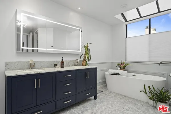 $13,000 | 2237 Century Hill, Los Angeles, CA 90067