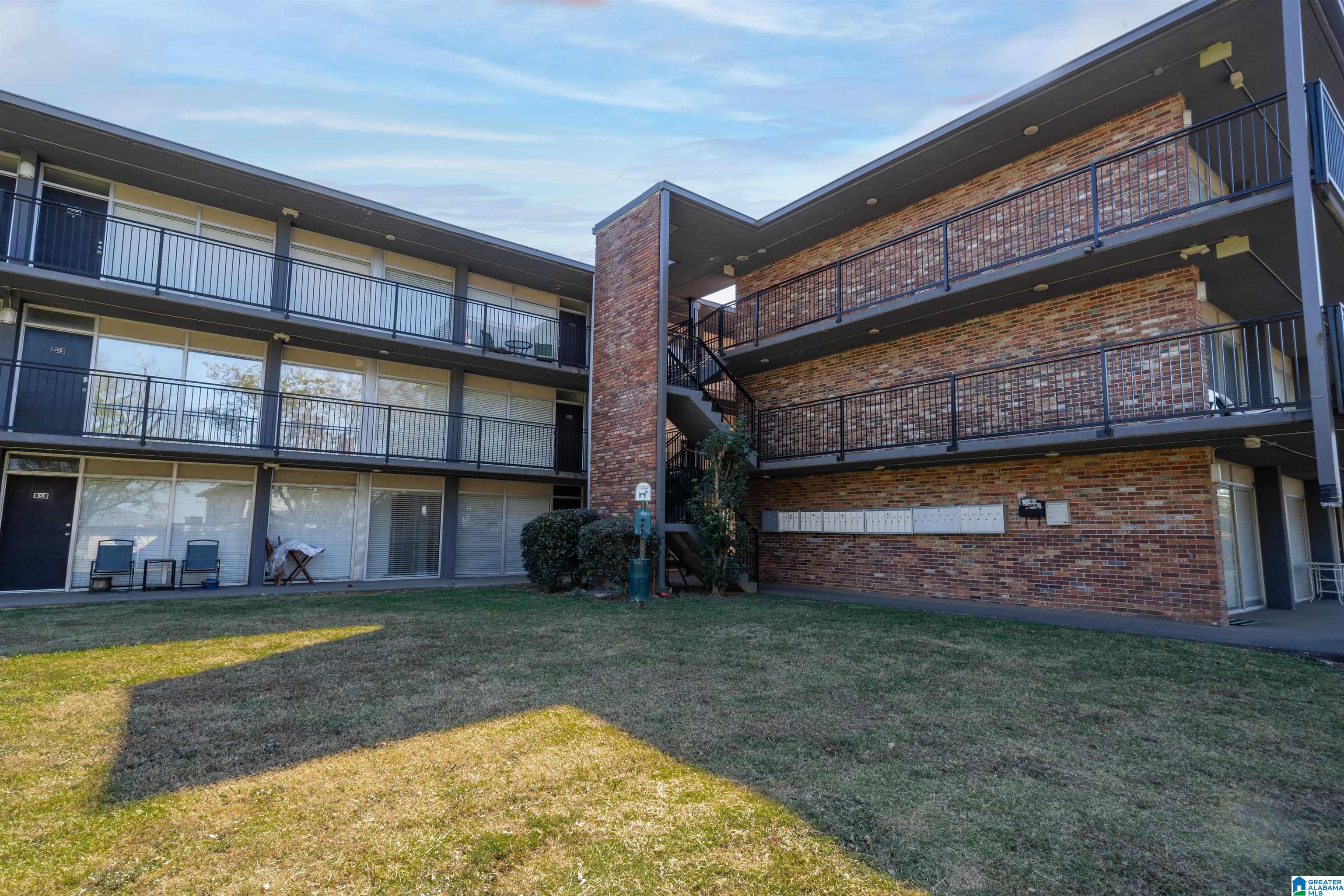 2990 Rhodes Circle South, Unit 106 Birmingham, AL 35205 - Photo 2 of 18