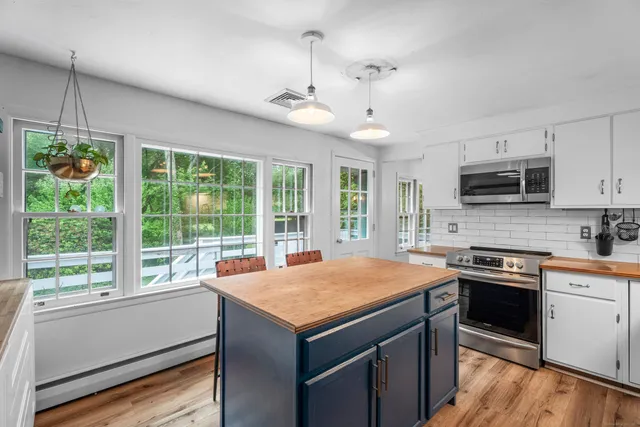 $635,000 | 38 Rossie Street, Stonington, CT 06355