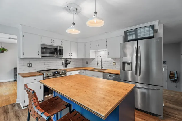 $635,000 | 38 Rossie Street, Stonington, CT 06355