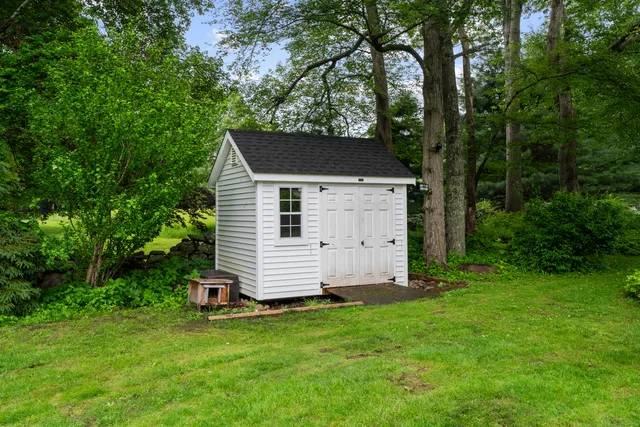 $635,000 | 38 Rossie Street, Stonington, CT 06355