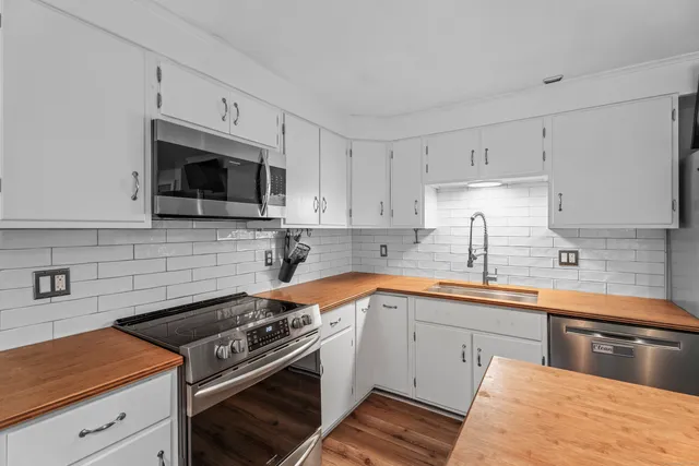 $635,000 | 38 Rossie Street, Stonington, CT 06355