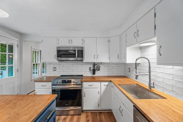 $635,000 | 38 Rossie Street, Stonington, CT 06355