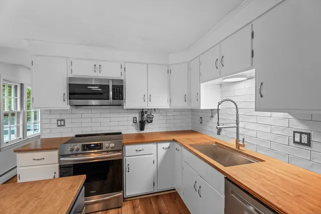 $635,000 | 38 Rossie Street, Stonington, CT 06355