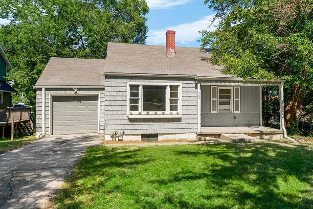 $270,000 | 734 East 63rd Terrace, Kansas City, MO 64110