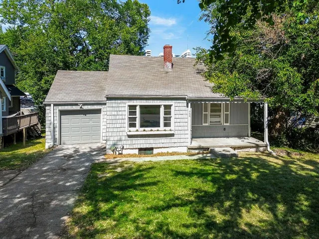 $270,000 | 734 East 63rd Terrace, Kansas City, MO 64110
