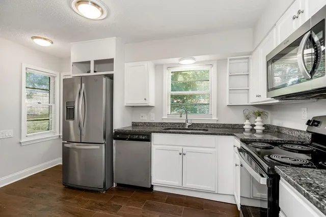 $270,000 | 734 East 63rd Terrace, Kansas City, MO 64110