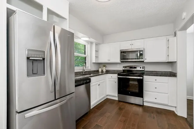 $270,000 | 734 East 63rd Terrace, Kansas City, MO 64110