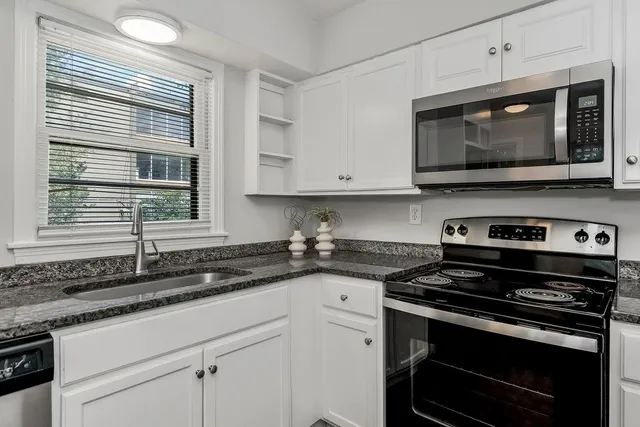 $270,000 | 734 East 63rd Terrace, Kansas City, MO 64110