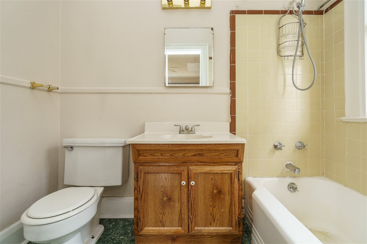 2415 Fairview Road Raleigh, NC 27608 - Photo 20 of 24 Bathroom