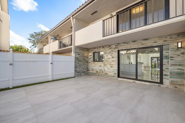 $699,000 | 16449 Northeast 26th Avenue, Unit 16, North Miami Beach, FL 33160