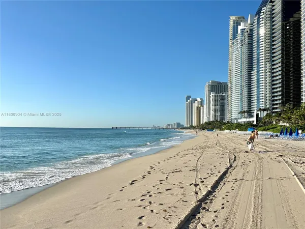 $699,000 | 16449 Northeast 26th Avenue, Unit 16, North Miami Beach, FL 33160