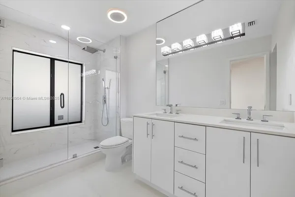 $699,000 | 16449 Northeast 26th Avenue, Unit 16, North Miami Beach, FL 33160