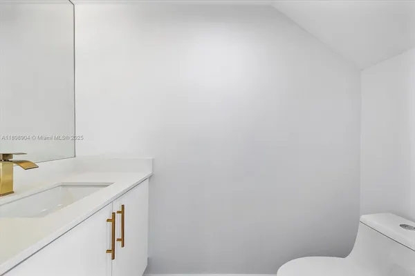 $699,000 | 16449 Northeast 26th Avenue, Unit 16, North Miami Beach, FL 33160