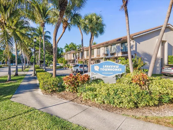 $699,000 | 16449 Northeast 26th Avenue, Unit 16, North Miami Beach, FL 33160