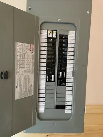 $409,900 | 14 Douglas Circle, Smithfield, RI 02828