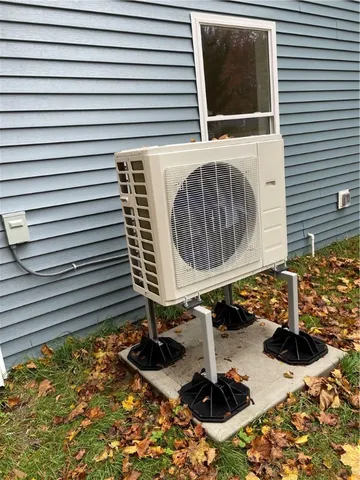 $409,900 | 14 Douglas Circle, Smithfield, RI 02828