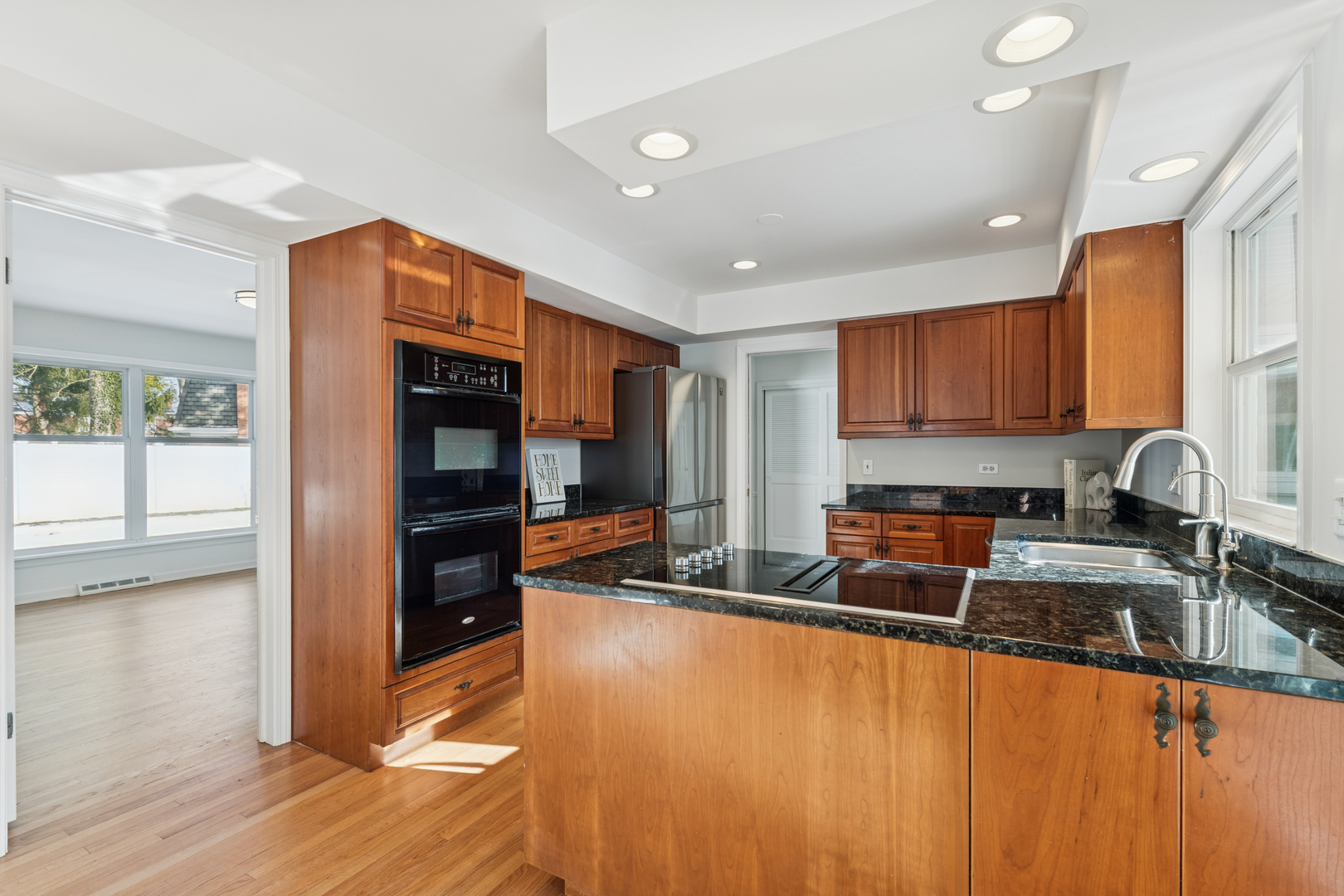 3018 Indianwood Road Wilmette, IL 60091 - Photo 12 of 44