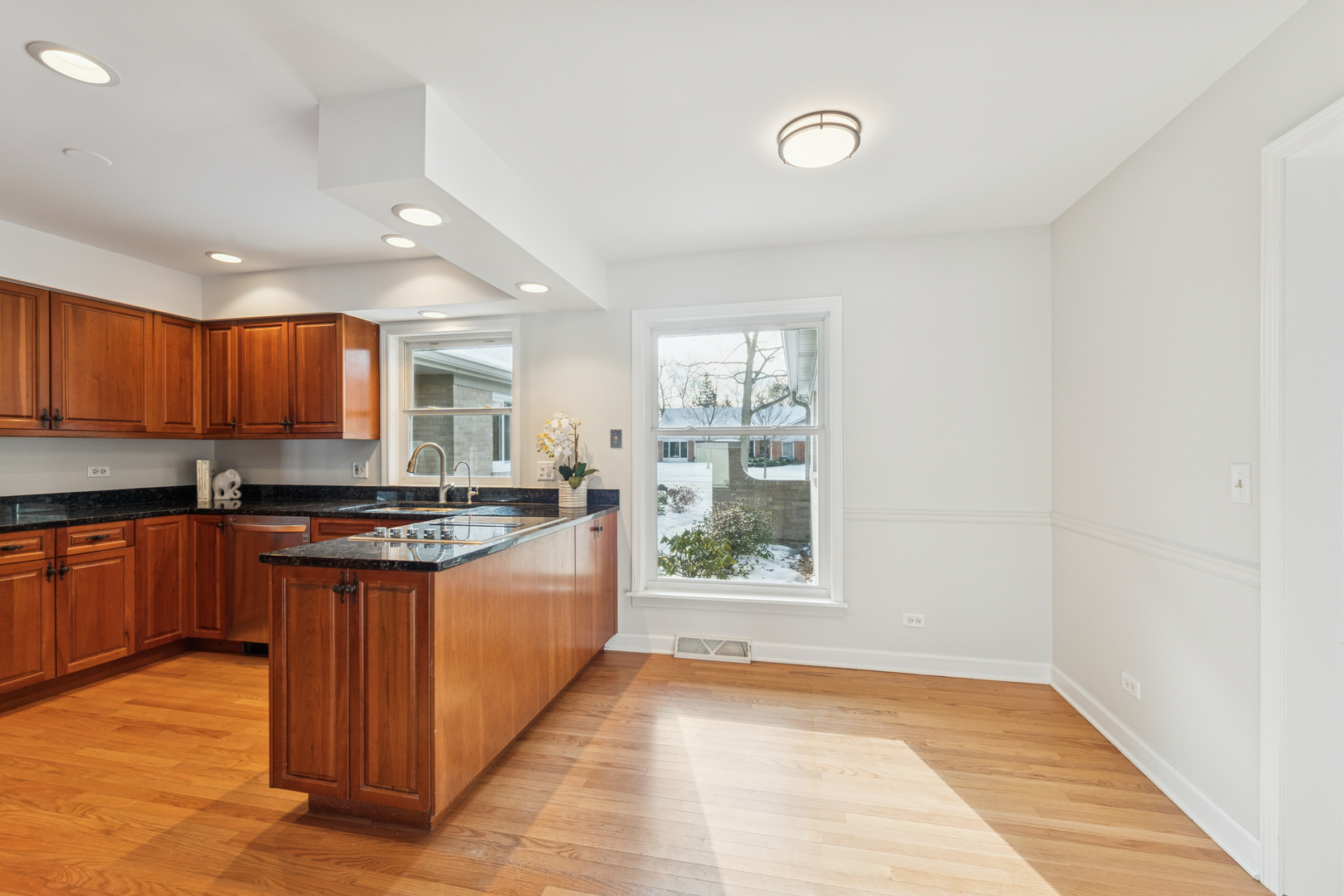 3018 Indianwood Road Wilmette, IL 60091 - Photo 14 of 44