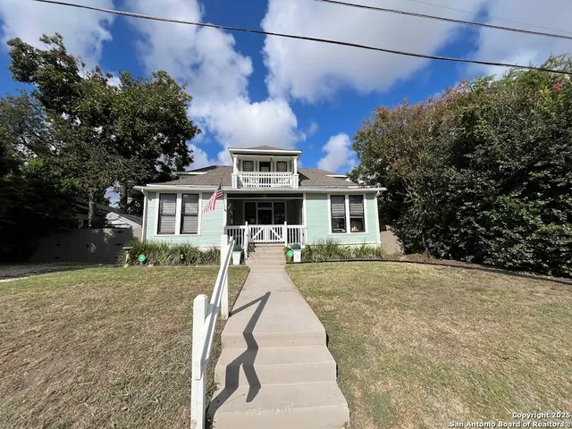 $500,000 | 519 North Monumental Street, San Antonio, TX 78202