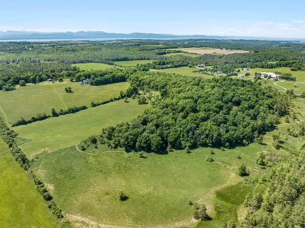 $2,200,000 | 1555 Spear Street, Charlotte, VT 05445