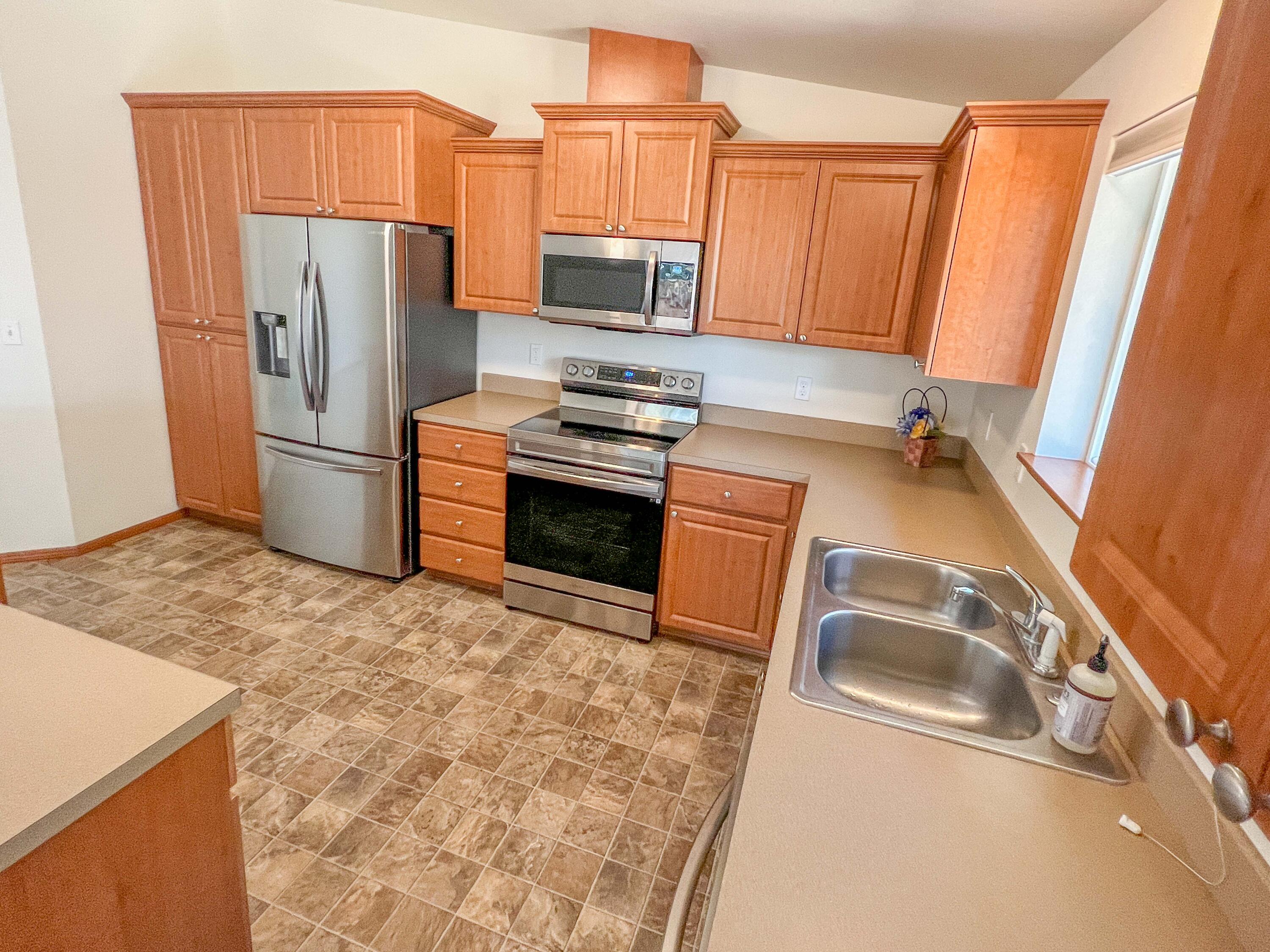 56243 Marsh Hawk Road Bend, OR 97707 - Photo 7 of 34 All NEW SS Appliances