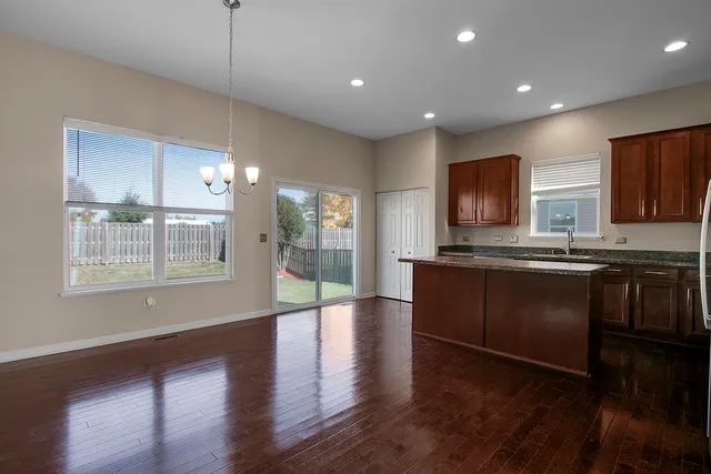 $450,000 | 1120 Trillium Lane, Shorewood, IL 60404