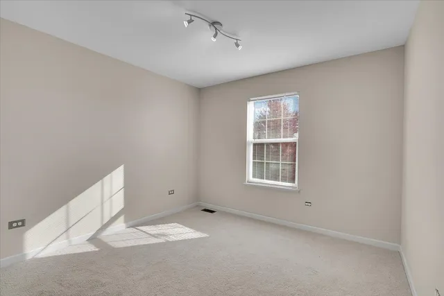 $450,000 | 1120 Trillium Lane, Shorewood, IL 60404