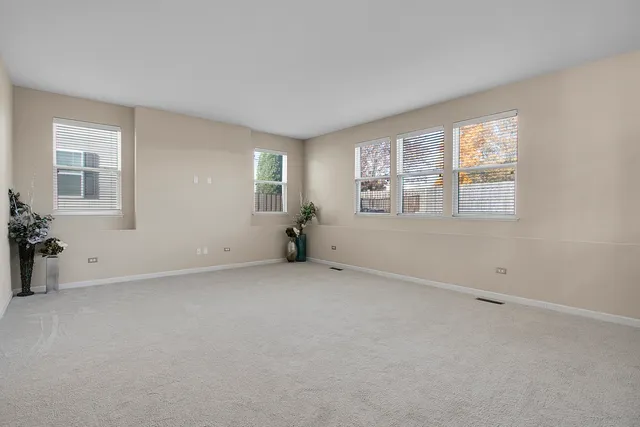 $450,000 | 1120 Trillium Lane, Shorewood, IL 60404