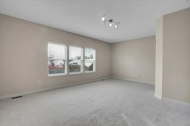 $450,000 | 1120 Trillium Lane, Shorewood, IL 60404