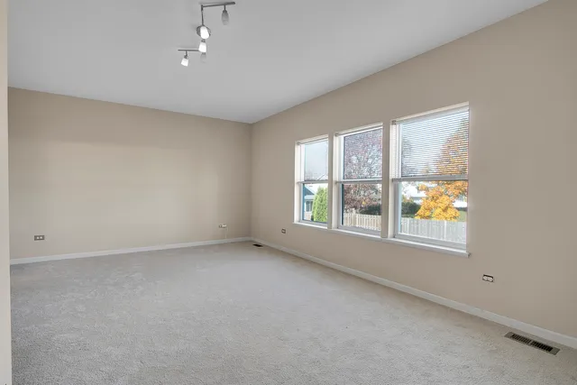 $450,000 | 1120 Trillium Lane, Shorewood, IL 60404