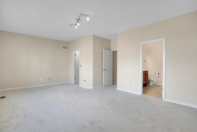 $450,000 | 1120 Trillium Lane, Shorewood, IL 60404