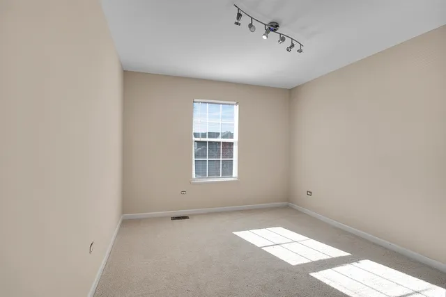 $450,000 | 1120 Trillium Lane, Shorewood, IL 60404