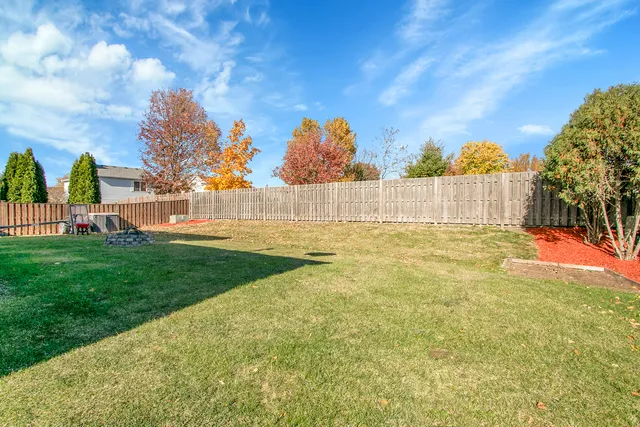 $450,000 | 1120 Trillium Lane, Shorewood, IL 60404