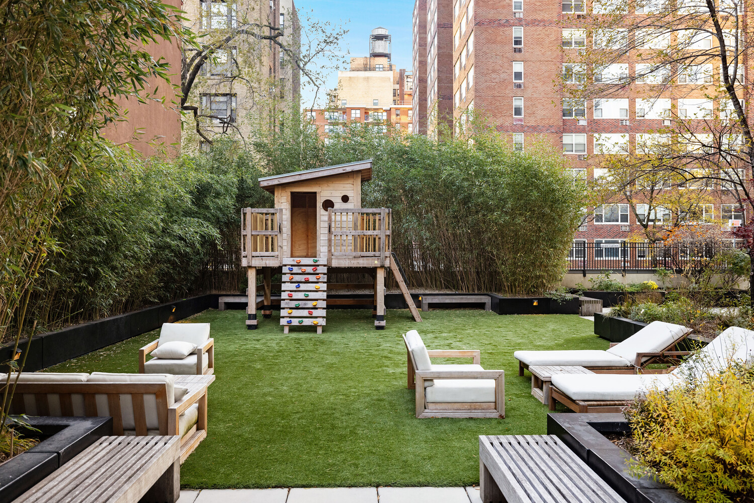 175 West 95th Street, Unit 7A Manhattan, NY 10025 - Photo 9 of 11 a view of a house with backyard porch and sitting area