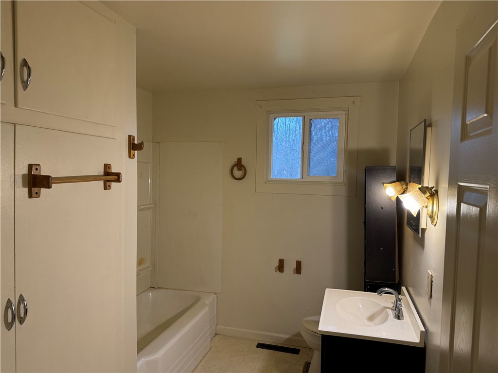 6534 Highway 31 Arcadia, NY 14513 - Photo 17 of 18